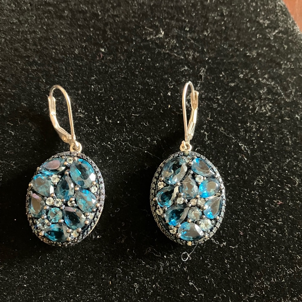 Blue tanzanite cluster pierced earrings